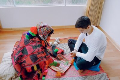 ritual de lectura de hojas de coca